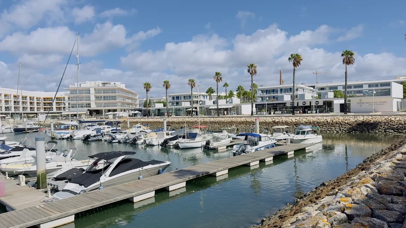 Marina Club