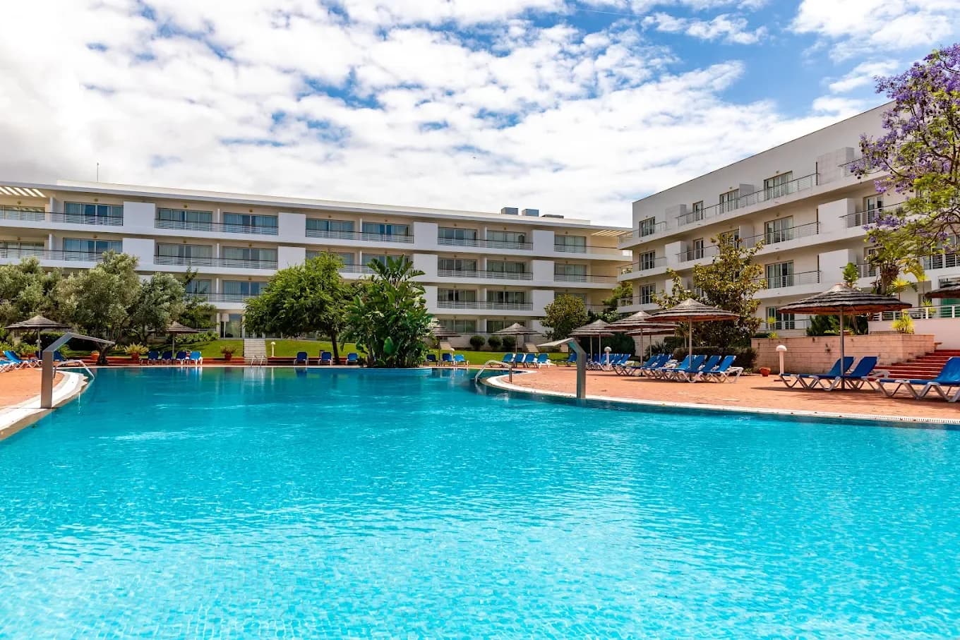 Marina Club